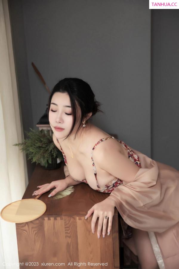   [XiuRen]高清写真图 2023.03.23 No.6457 严利娅Yuliya 汉服美臀第39张图片